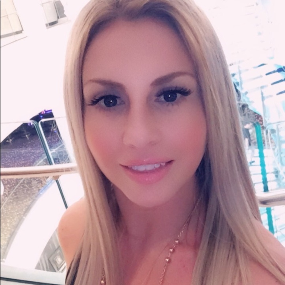 Meet your Posher, Jennifer